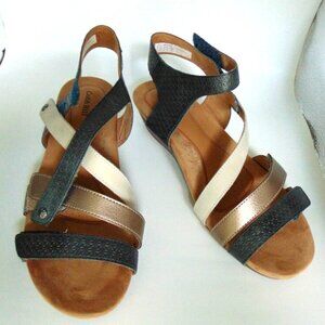 COBB HILL HOLLYWOOD 4STR Women Flat Sandals Size 10 W Blue